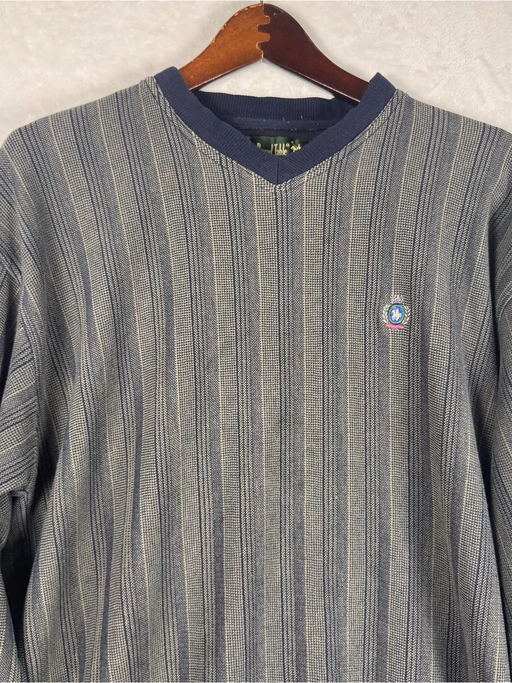 Vintage Knights of Round Table V Neck Pullover L Striped Crest Preppy